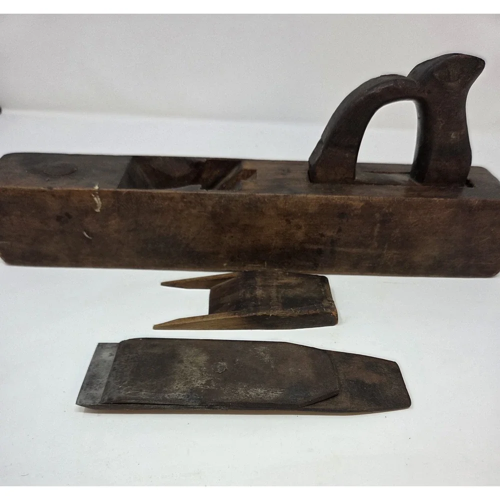 The Unbranded Brand antique 19th